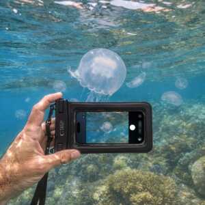 Tech-protect Uwc7 Universal Waterproof Floating Case 6.9 Inch Black